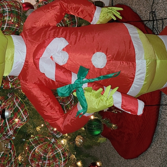 THE GRINCH - Picture 2 of 8